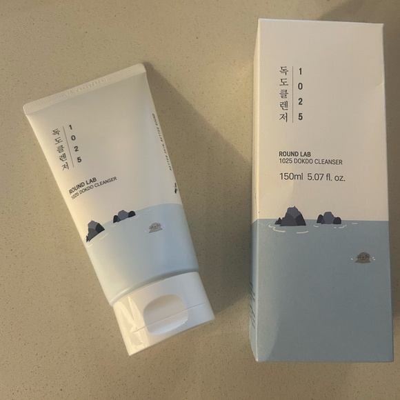 Round Lab 1025 Dokdo Cleanser - Picture 2 of 7